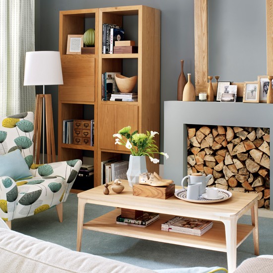 wood accent colors for gray living room